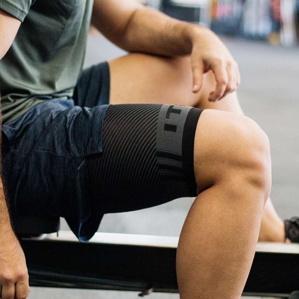 QS4 Thigh Brace Compression Sleeve - Black